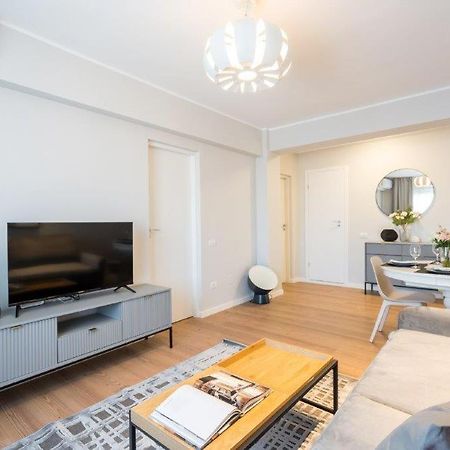 Downtown Modern - 2Br Apartment Bukarest Exteriör bild
