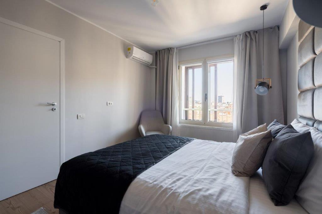 Downtown Modern - 2Br Apartment Bukarest Exteriör bild