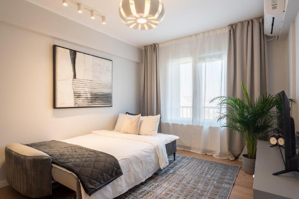Downtown Modern - 2Br Apartment Bukarest Exteriör bild
